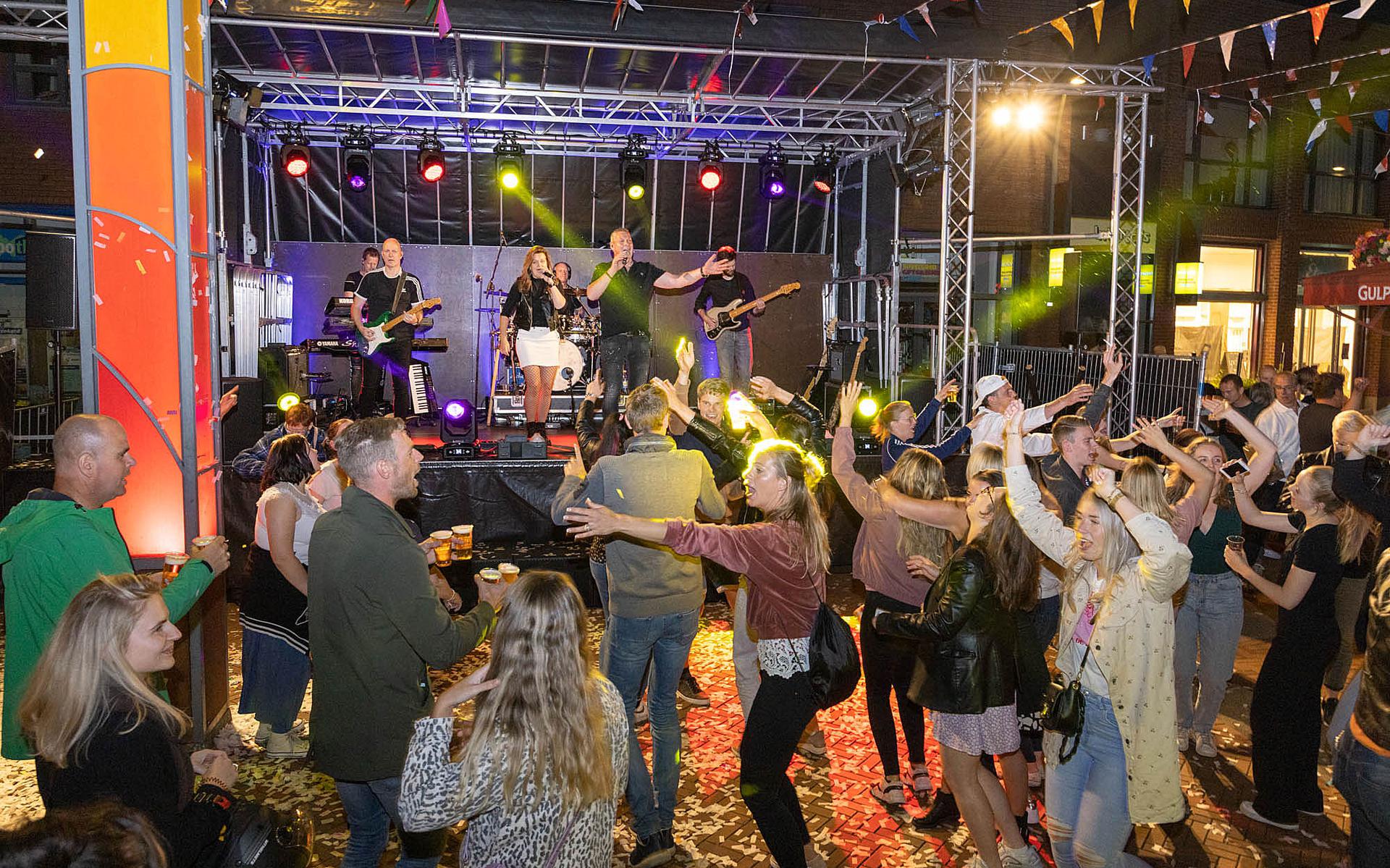 Vijfde Editie Havenpleinfestival In SuyderSee Trekt Een Hoop Bezoekers ...